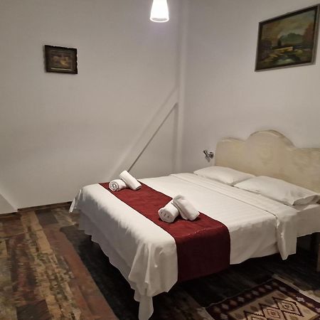 Ullysses Guest House Brasov Ngoại thất bức ảnh