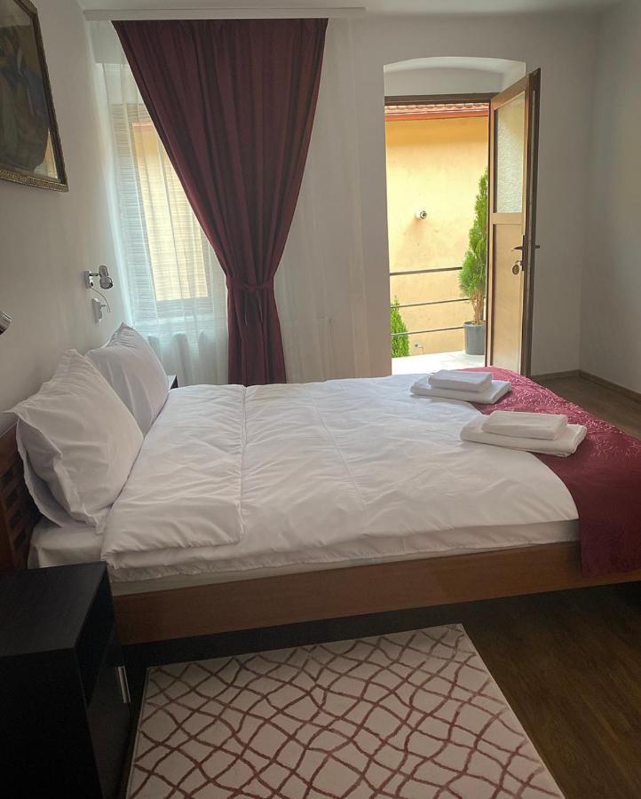 Ullysses Guest House Brasov Ngoại thất bức ảnh